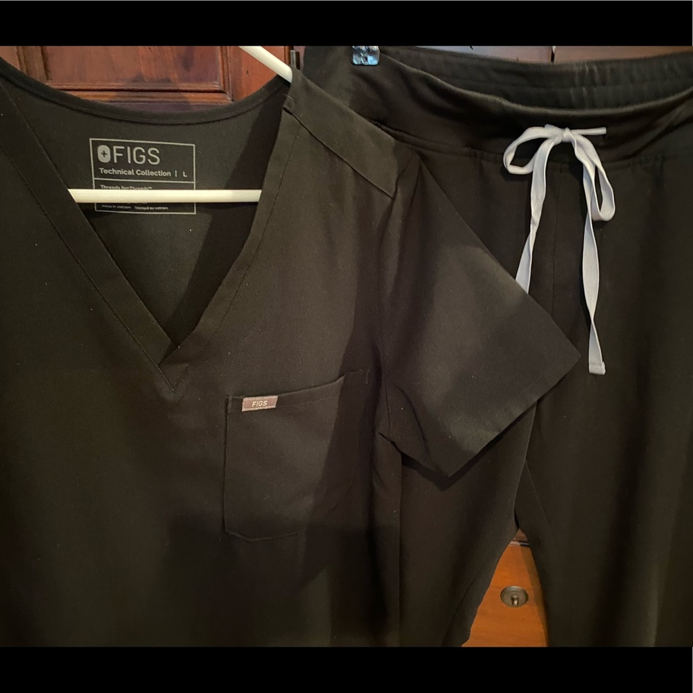 Set of Figs Scrubs * Jogger pant and Technical collection top * Large * Black